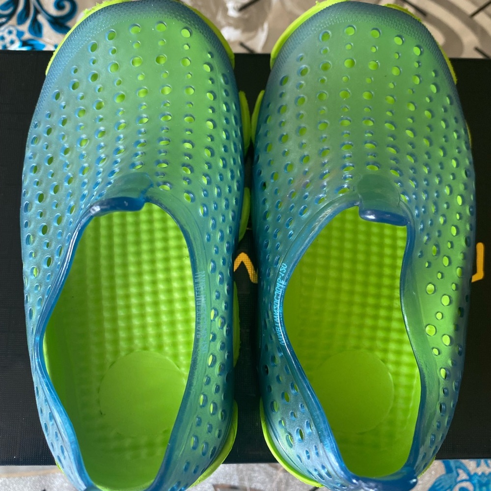 Toddlers plastic shoes size 5-6